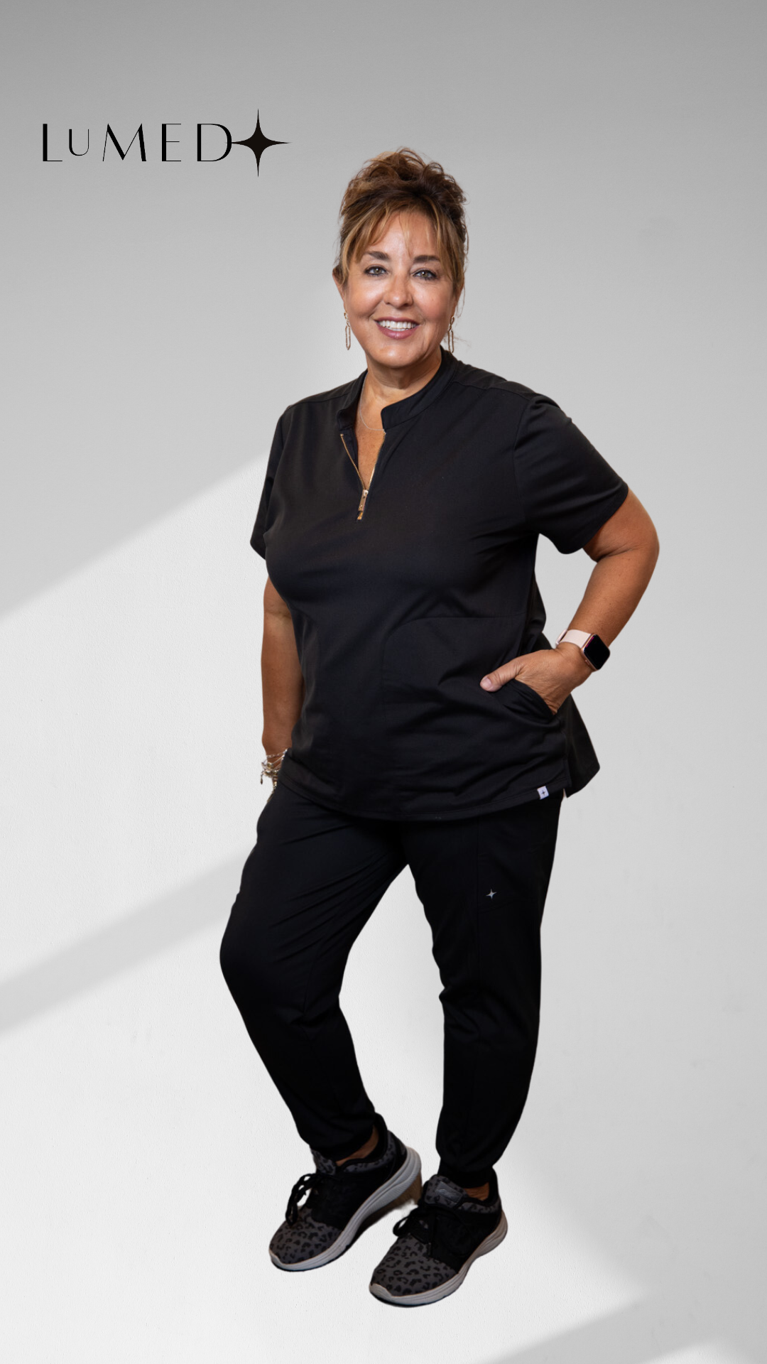 Women's 1/2 Zip Scrub Top- Black